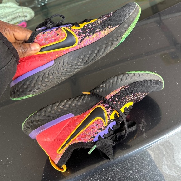 Nike Women's Epic React Flyknit 2 Athletic Shoes Size 9 Black Ember Glow - Picture 8 of 11